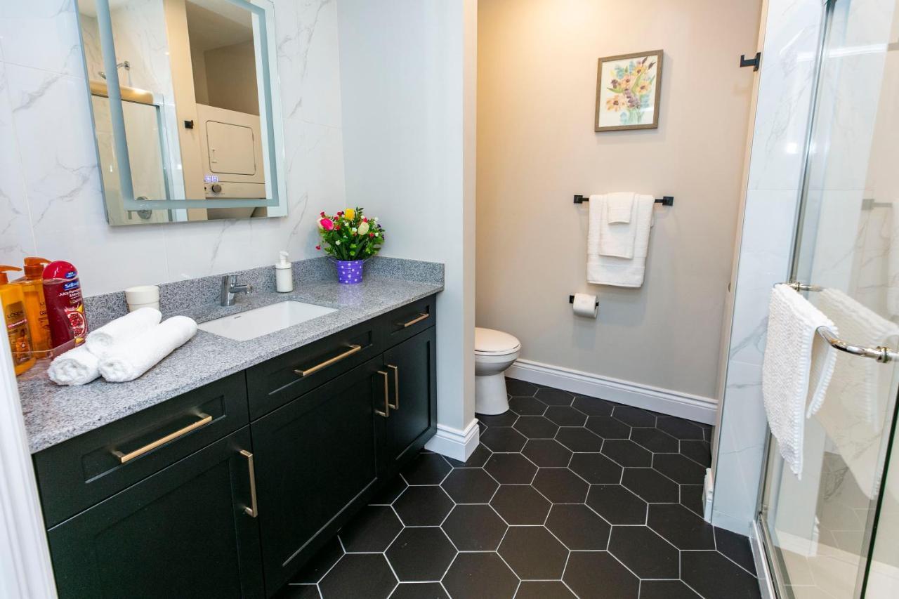 شقة أوتاوا  في Luxury 1Br With King Bed - Steps From Byward Market! المظهر الخارجي الصورة